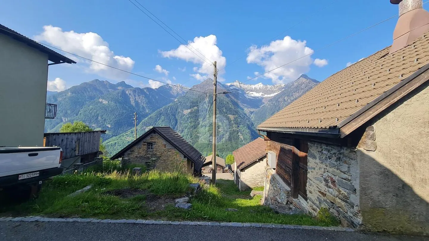 Chalet for sale - Photo 4 of 6