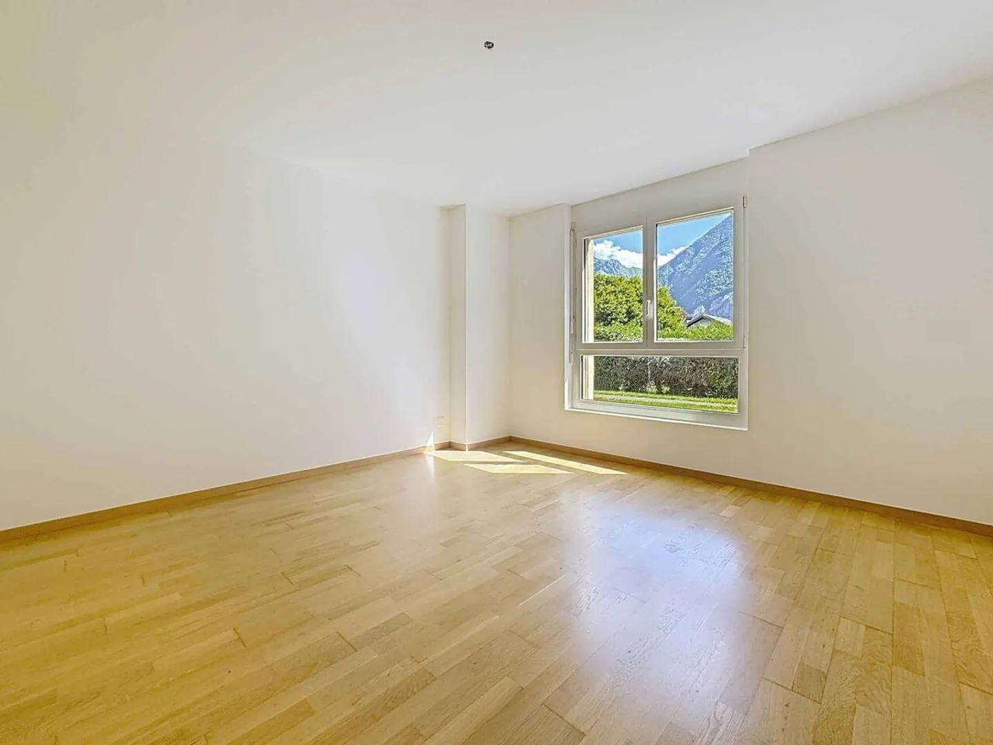 Ampio appartamento di 4,5 locali con 119 m2 + grande terrazza - Foto 6 di 10