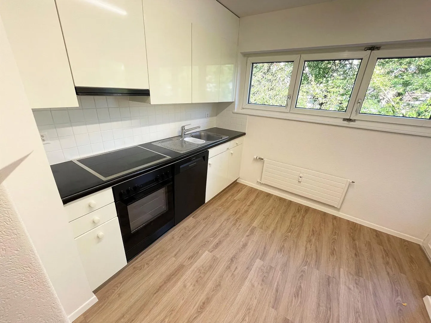 Bright 3.5-room apartment with balcony and beautiful view - Photo 9 of 12