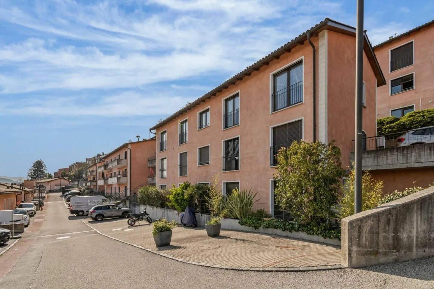 Appartamento elegante con vista lago - Foto 1 di 17