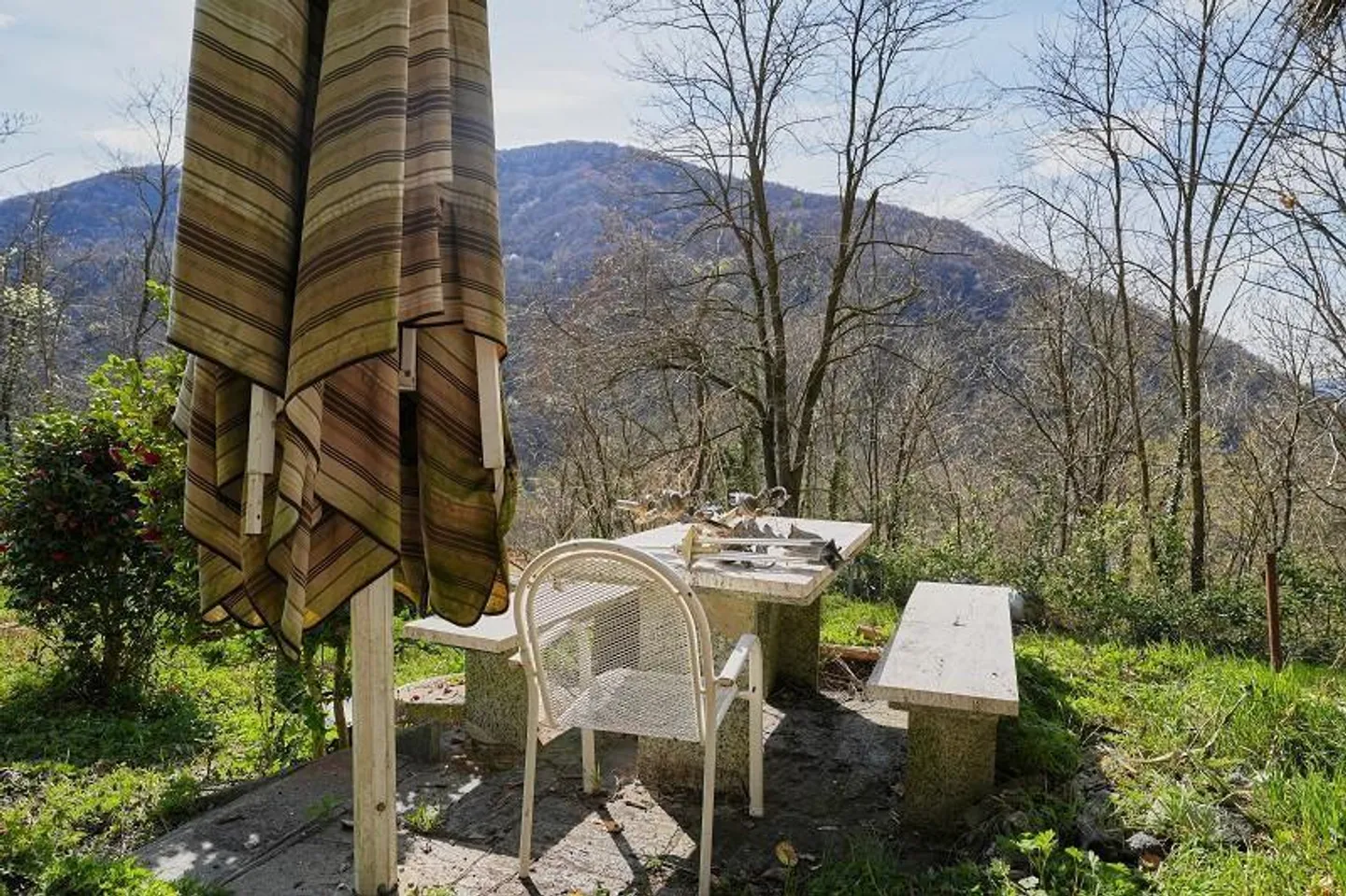 Casa 2 locali con molto terreno in una posizione molto tranquilla e soleggiata... - Foto 14 di 39