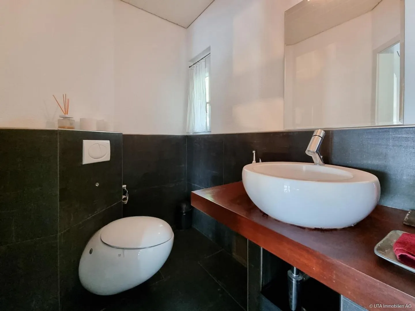 Luxuriöses Anwesen mit vielen Extras und traumhafter Aussicht - Foto 6 von 18