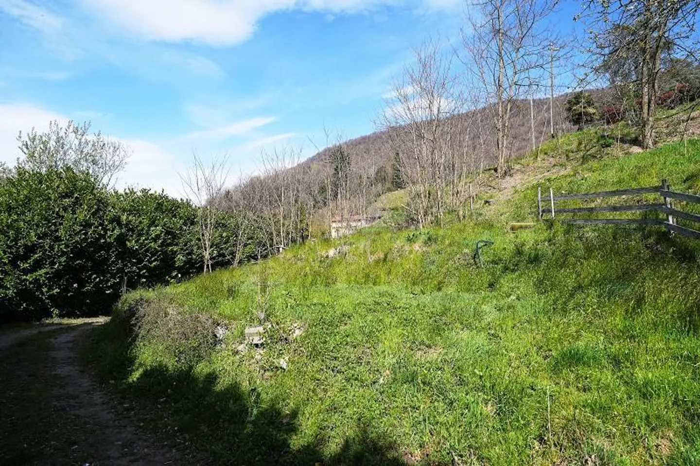 Casa 2 locali con molto terreno in una posizione molto tranquilla e soleggiata... - Foto 21 di 39