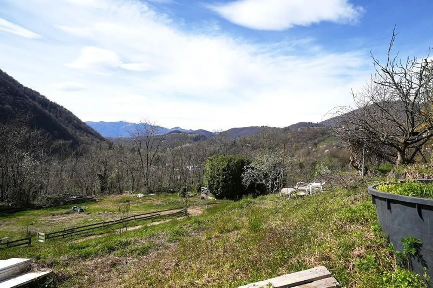 Casa 2 locali con molto terreno in una posizione molto tranquilla e soleggiata... - Foto 26 di 39