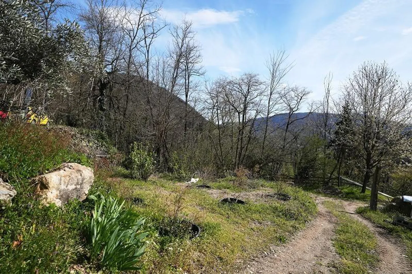 Casa 2 locali con molto terreno in una posizione molto tranquilla e soleggiata... - Foto 32 di 39