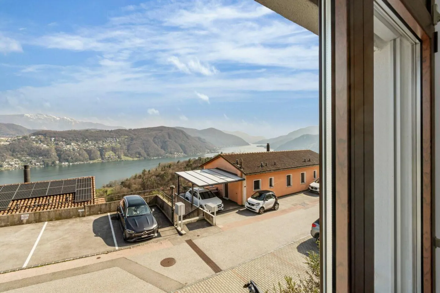 Appartamento elegante con vista lago - Foto 2 di 17