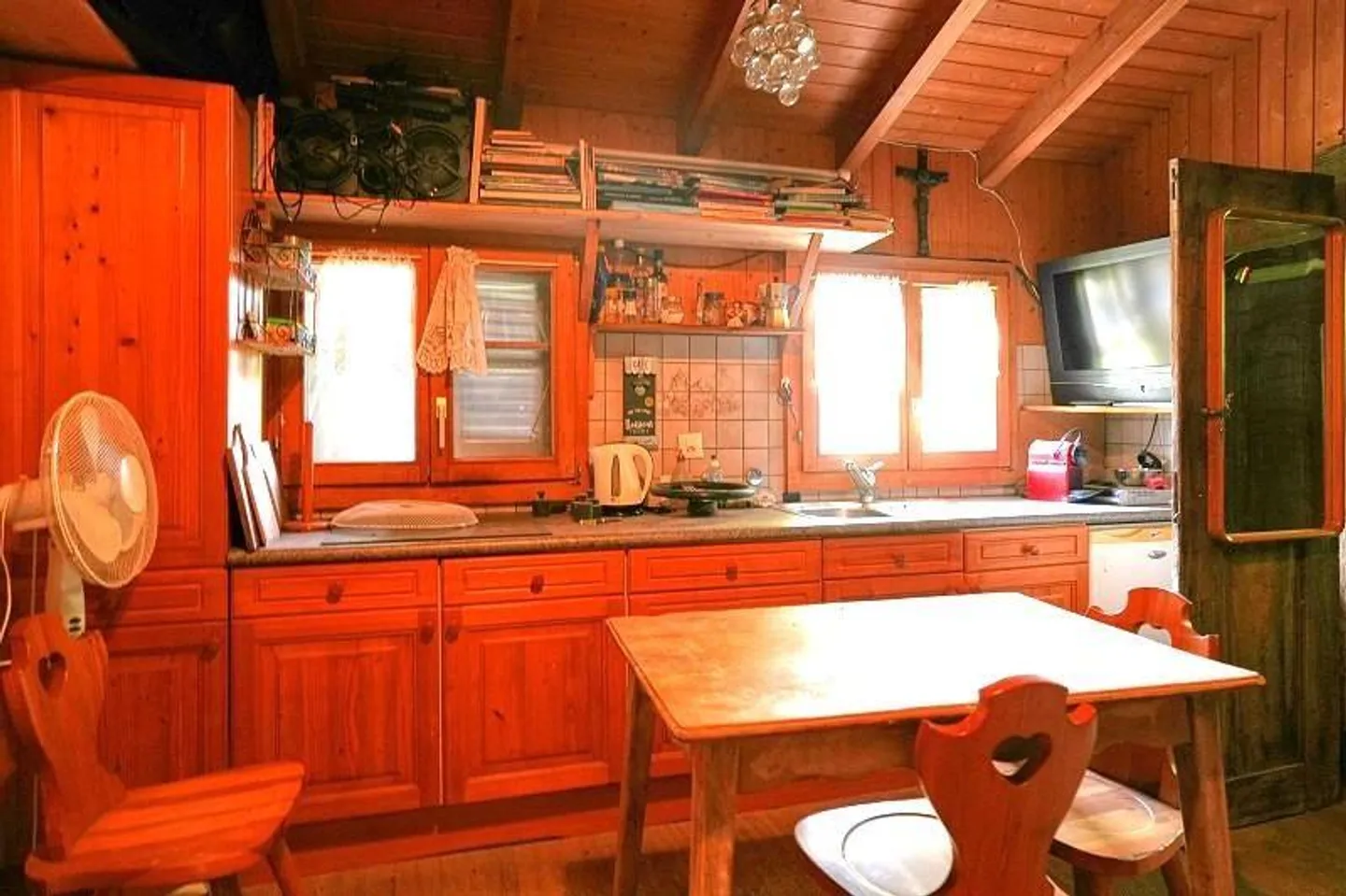 Casa 2 locali con molto terreno in una posizione molto tranquilla e soleggiata... - Foto 4 di 39