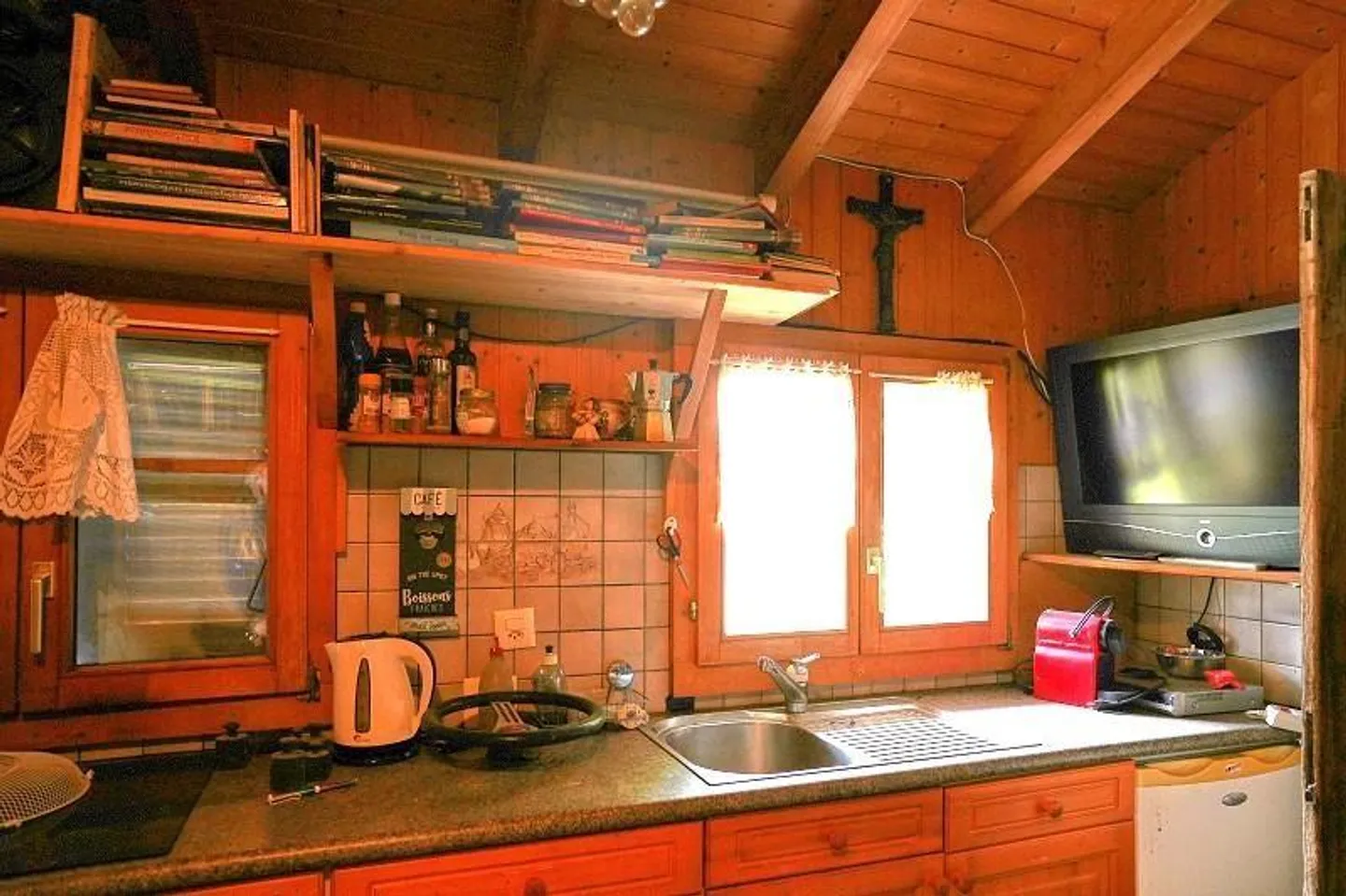 Casa 2 locali con molto terreno in una posizione molto tranquilla e soleggiata... - Foto 6 di 39