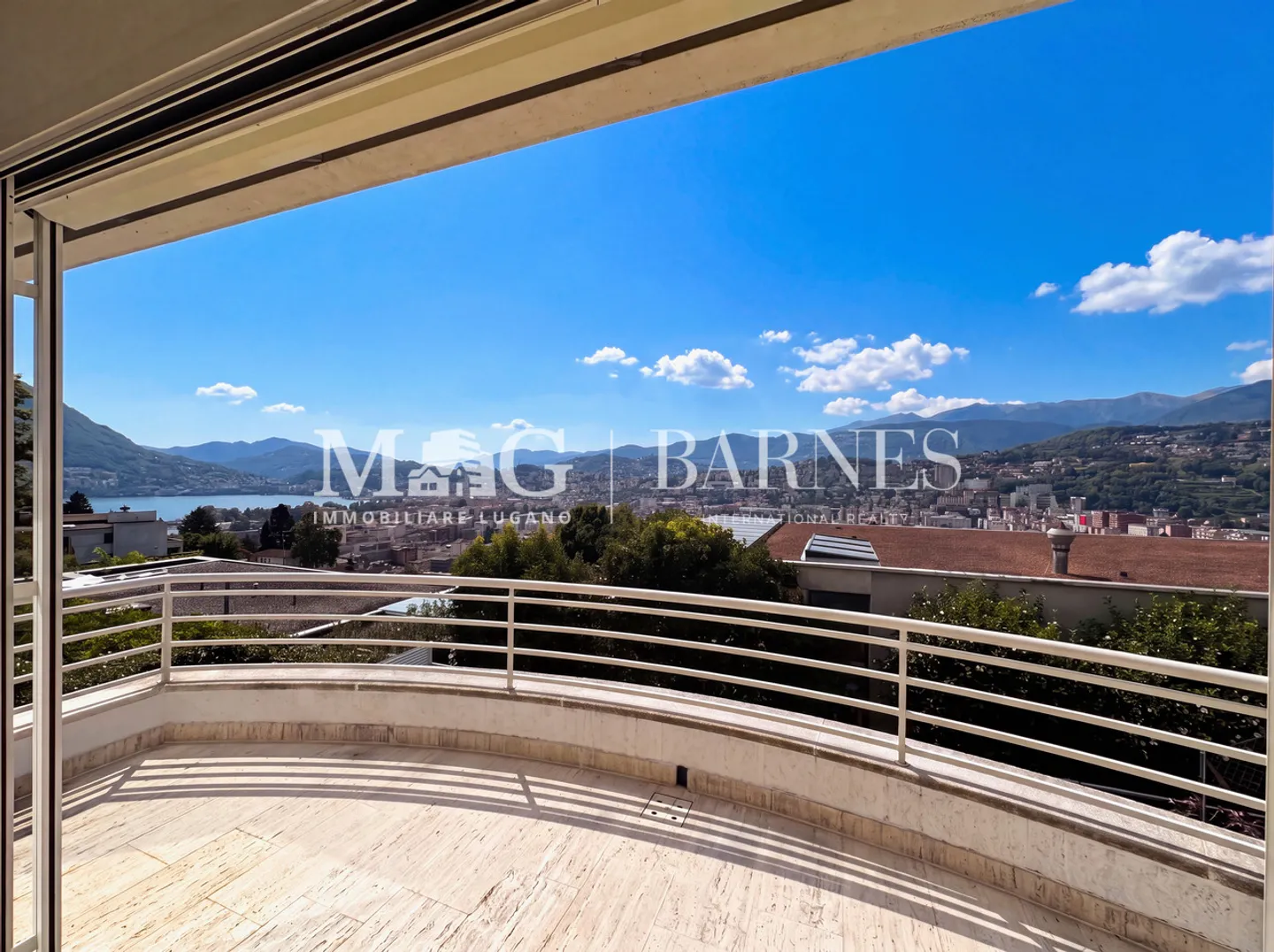 Lugano, Albonago | Exklusive Villa mit Garten und Panoramablick - Foto 1 von 10