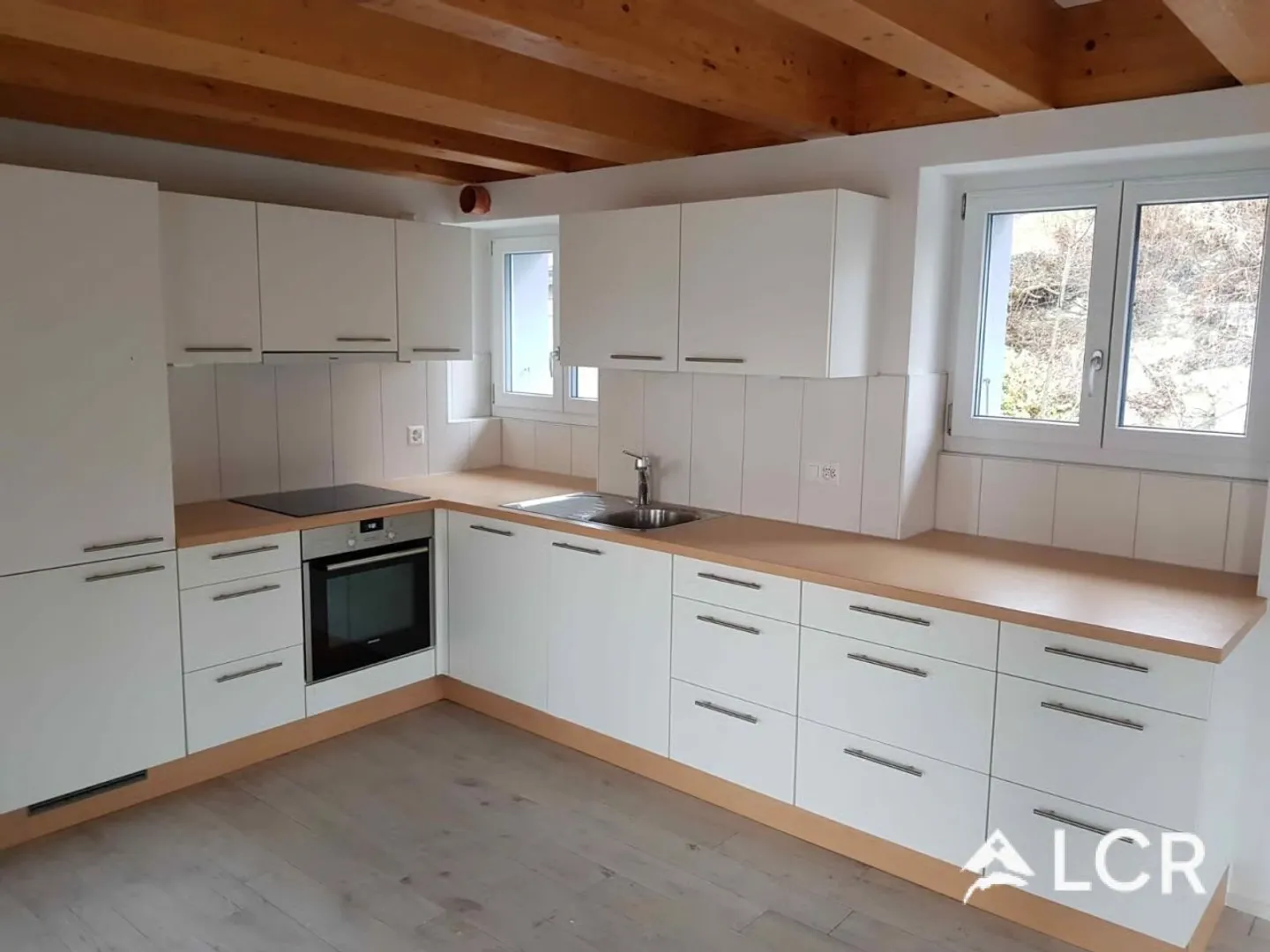 Bel appartement de 5.5P / 4 CHB / 2 SDB / 2 Balcons - Photo 2 sur 13