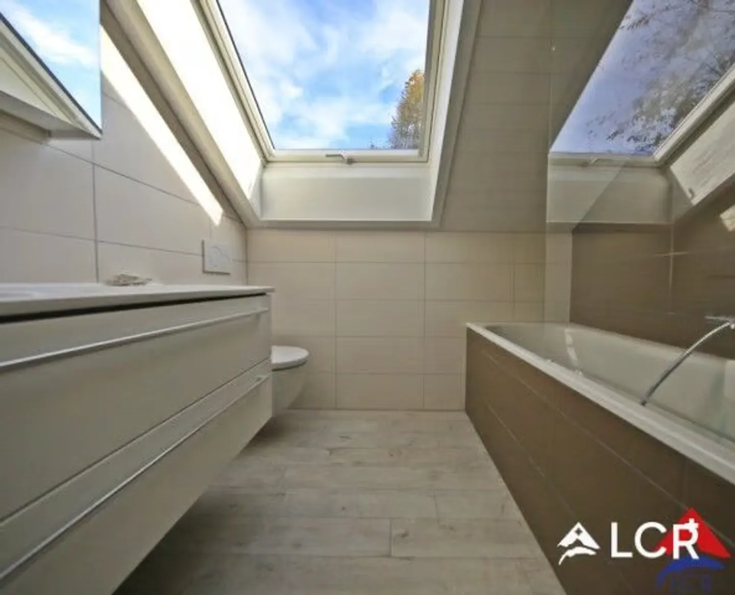 Bel appartement de 5.5P / 4 CHB / 2 SDB / 2 Balcons - Photo 7 sur 13