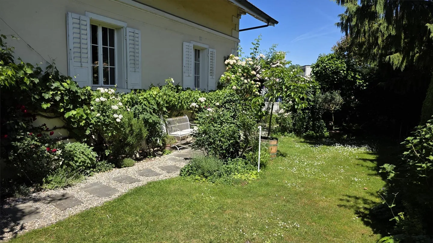 4.5-Room Single-Family Home in the Scheibenschachen Quarter with Garden Idyl - Photo 8 of 9