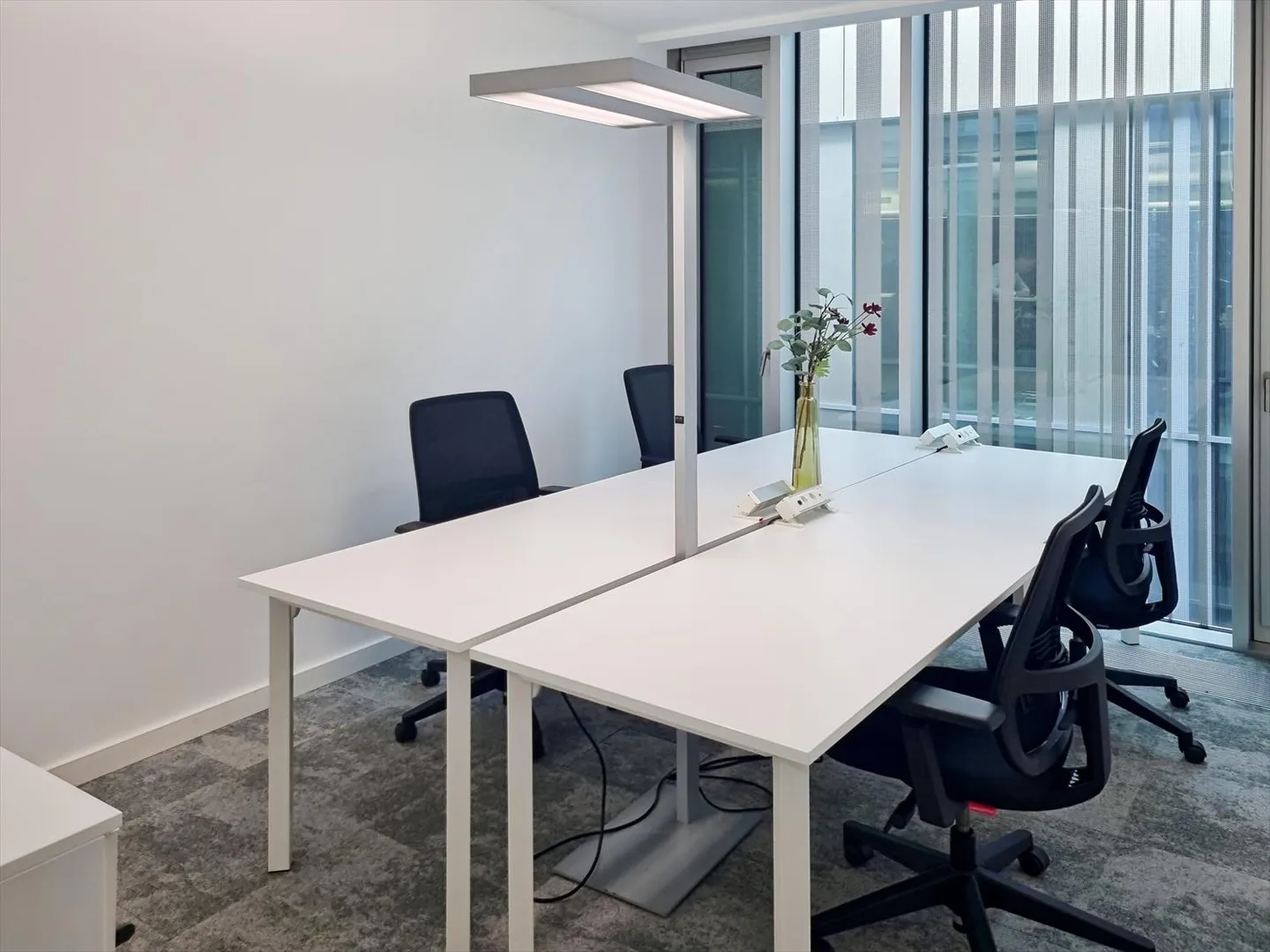 Bureau pour 3 personnes chez Regus City Flon - Photo 15 sur 20