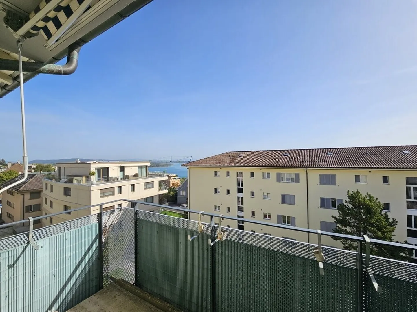 Appartamento con vista lago - Foto 1 di 8