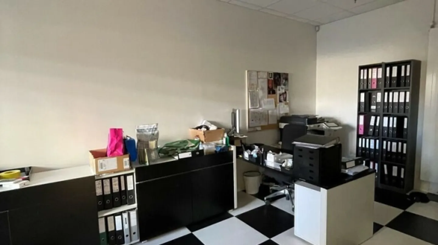 «Gewerbeflächen mit Fenstern» - Foto 7 von 10