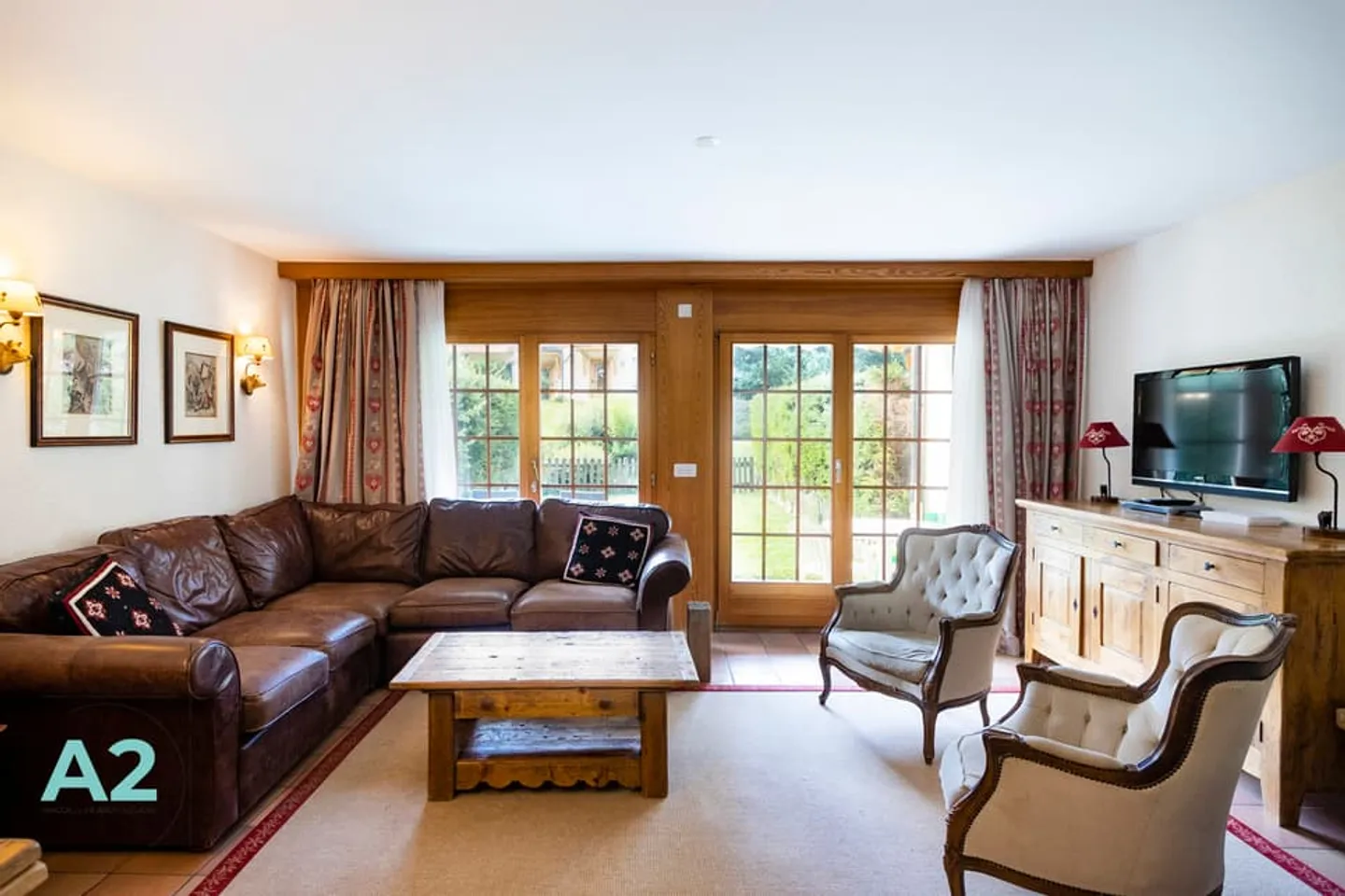 AFFITTO SETTIMANA / STAGIONE CHALET A SCHIERA CON GIARDINO VICINO A LE REGENT - Foto 3 di 13