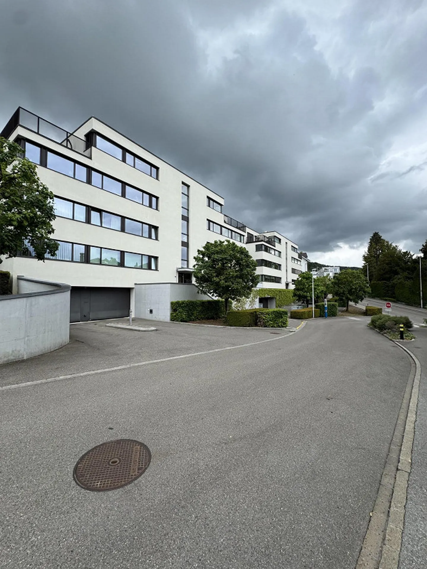 Place de parking individuelle à louer – Rütelerstrasse 27, Horgen - Photo 3 sur 4