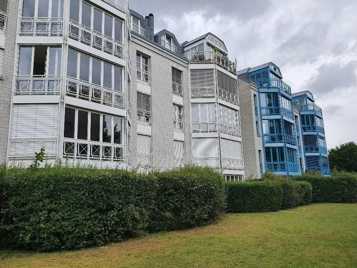 Renovated 3.5-room attic apartment - Photo 1 of 9
