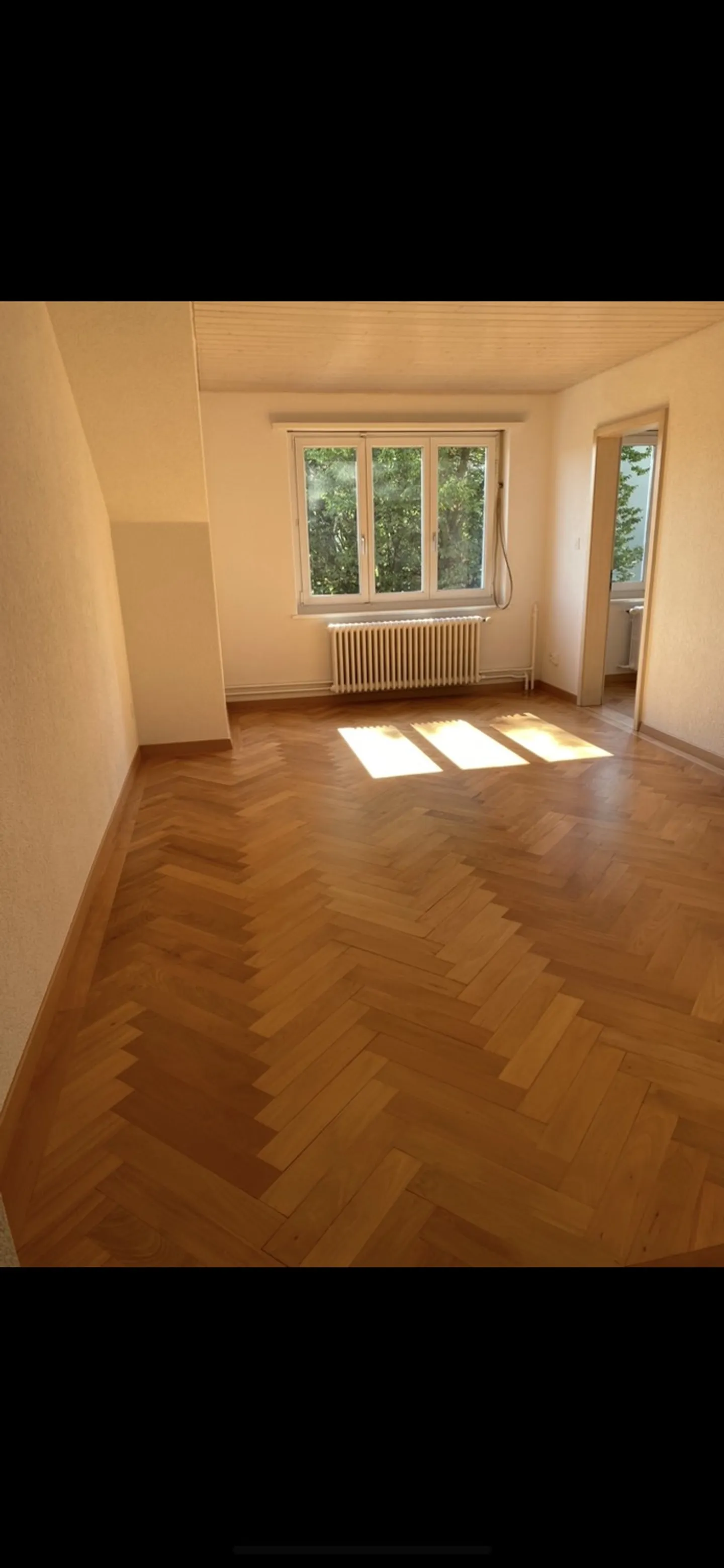 Charmante 4-Zimmer-Dachwohnung an zentraler Lage im Kreis 3 Nähe Schmiede Wiedikon - Foto 2 von 8