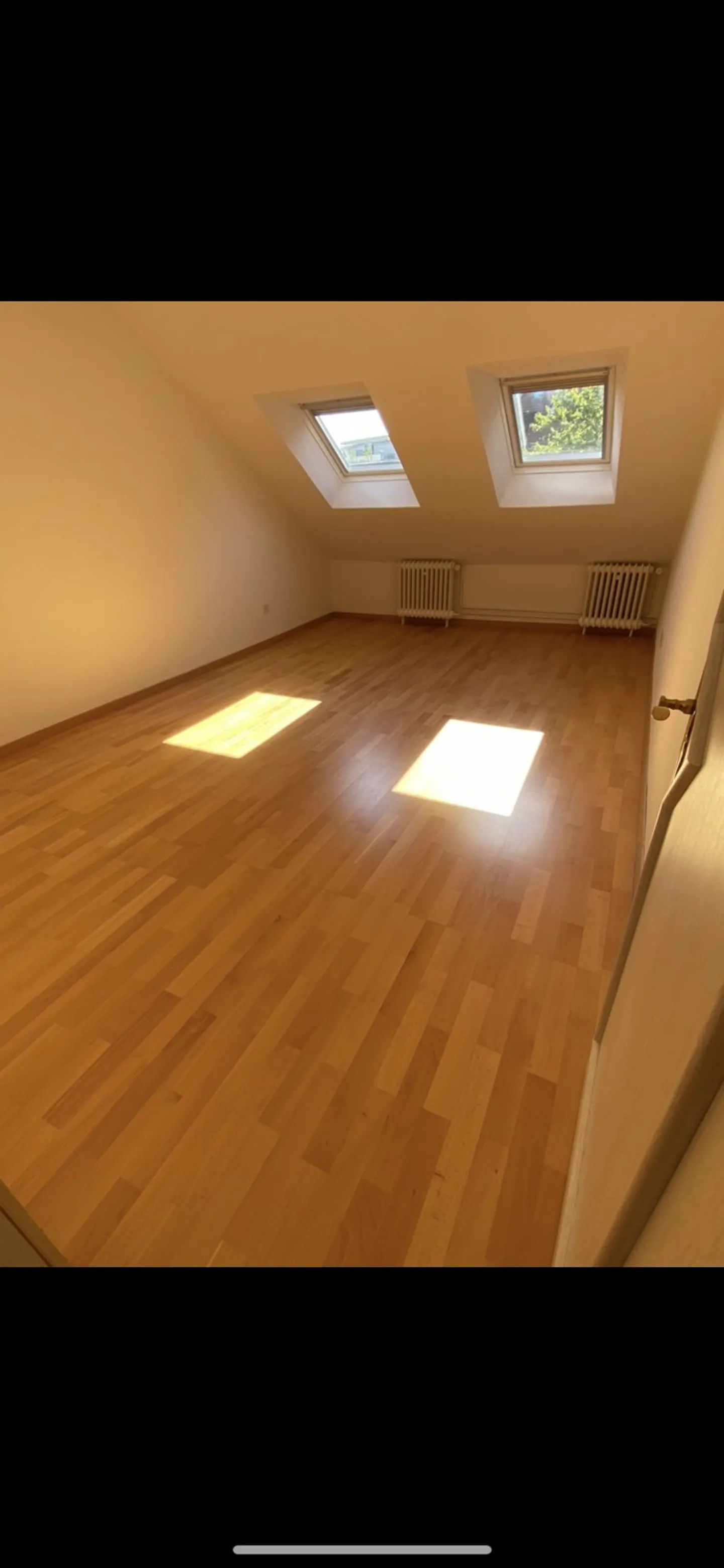 Charmante 4-Zimmer-Dachwohnung an zentraler Lage im Kreis 3 Nähe Schmiede Wiedikon - Foto 4 von 8