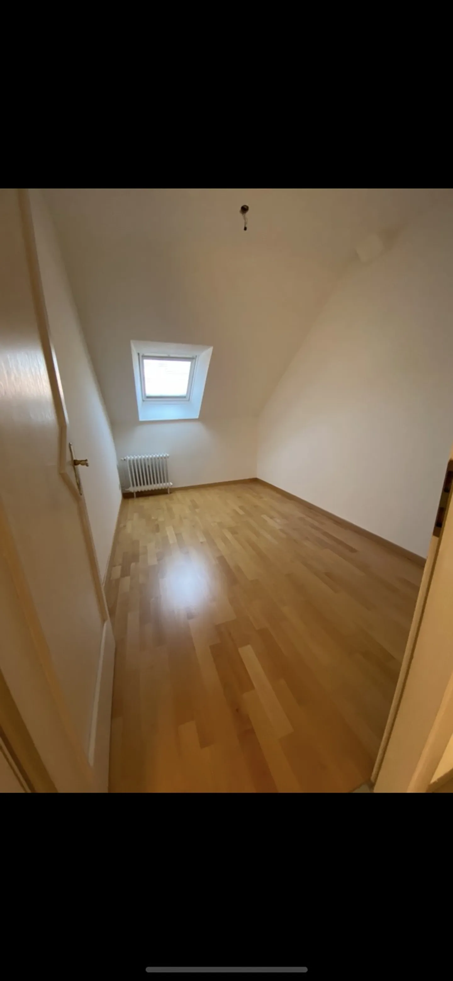 Charmante 4-Zimmer-Dachwohnung an zentraler Lage im Kreis 3 Nähe Schmiede Wiedikon - Foto 5 von 8