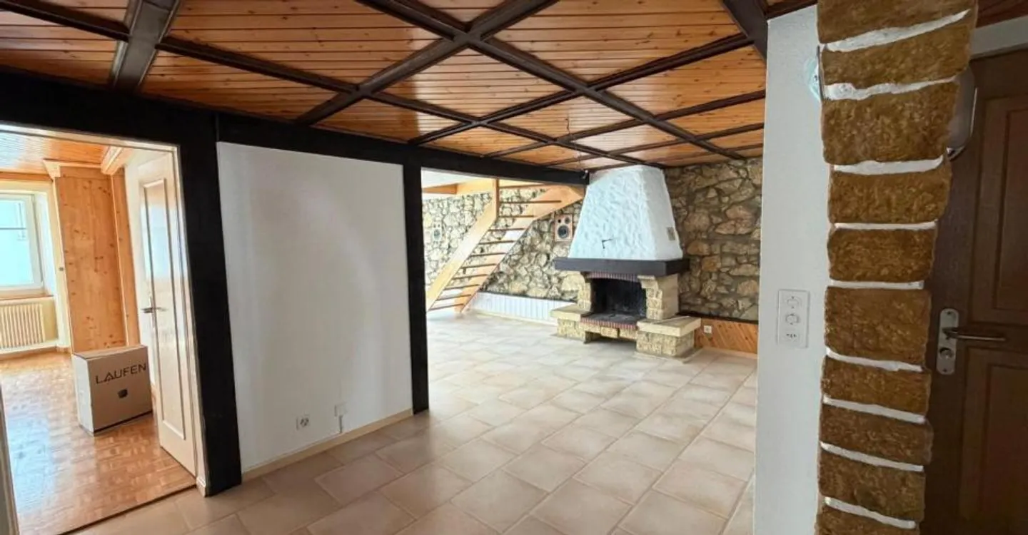St-Imier, wunderschöner Duplex mit 4,5 Zimmern im 3. Stock mit Gemeinschaftsterrasse - Foto 2 von 11