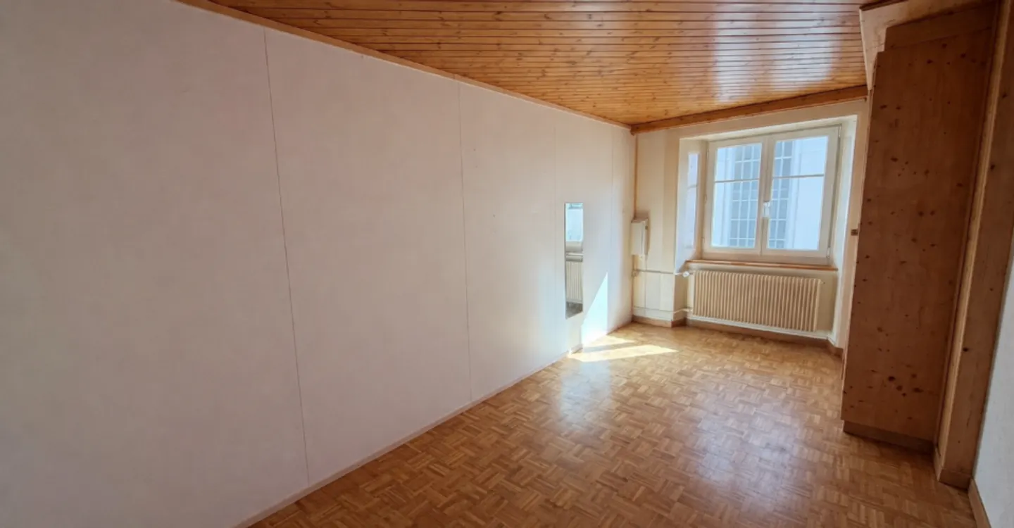 St-Imier, wunderschöner Duplex mit 4,5 Zimmern im 3. Stock mit Gemeinschaftsterrasse - Foto 9 von 11