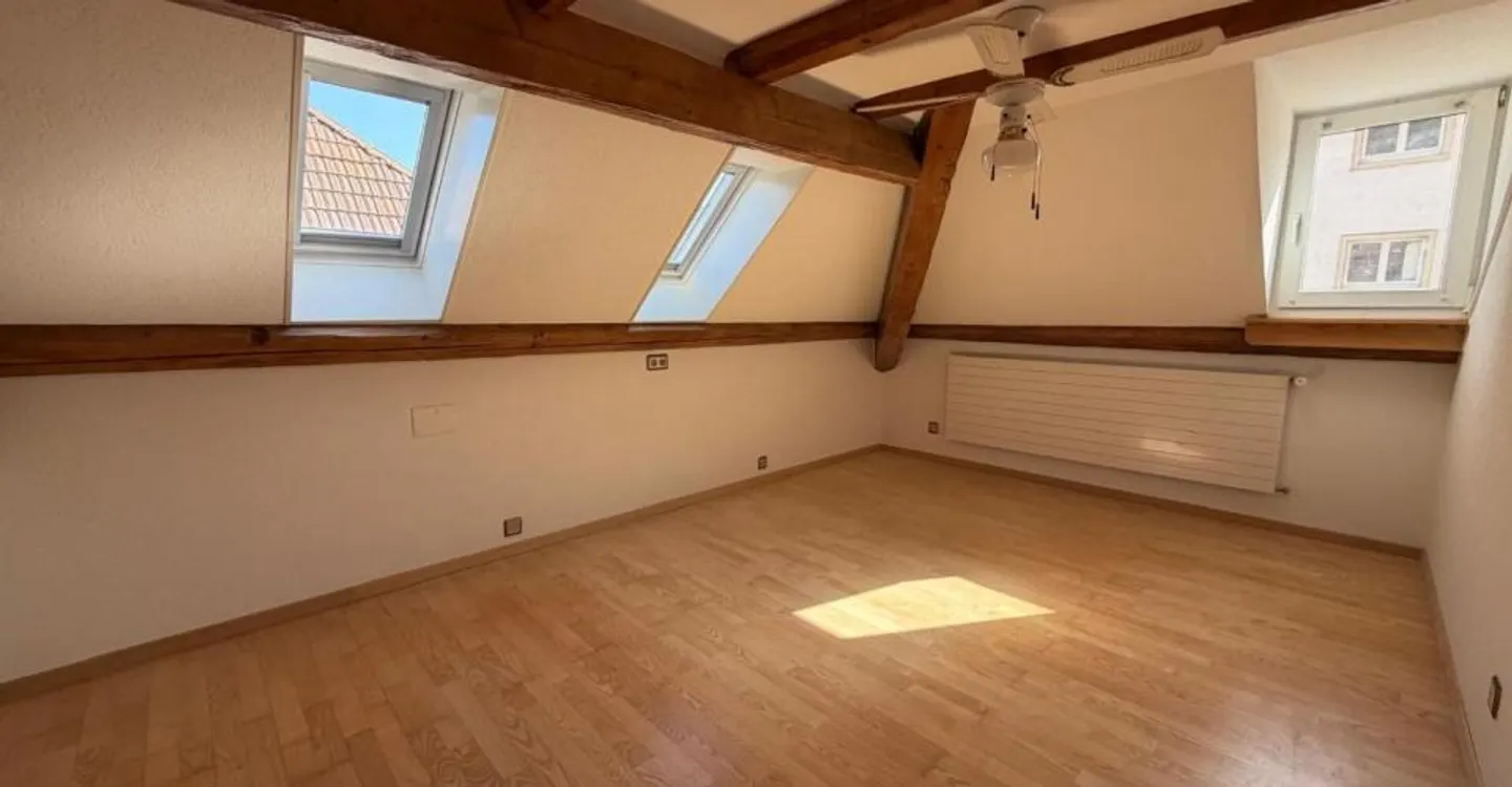 St-Imier, wunderschöner Duplex mit 4,5 Zimmern im 3. Stock mit Gemeinschaftsterrasse - Foto 10 von 11
