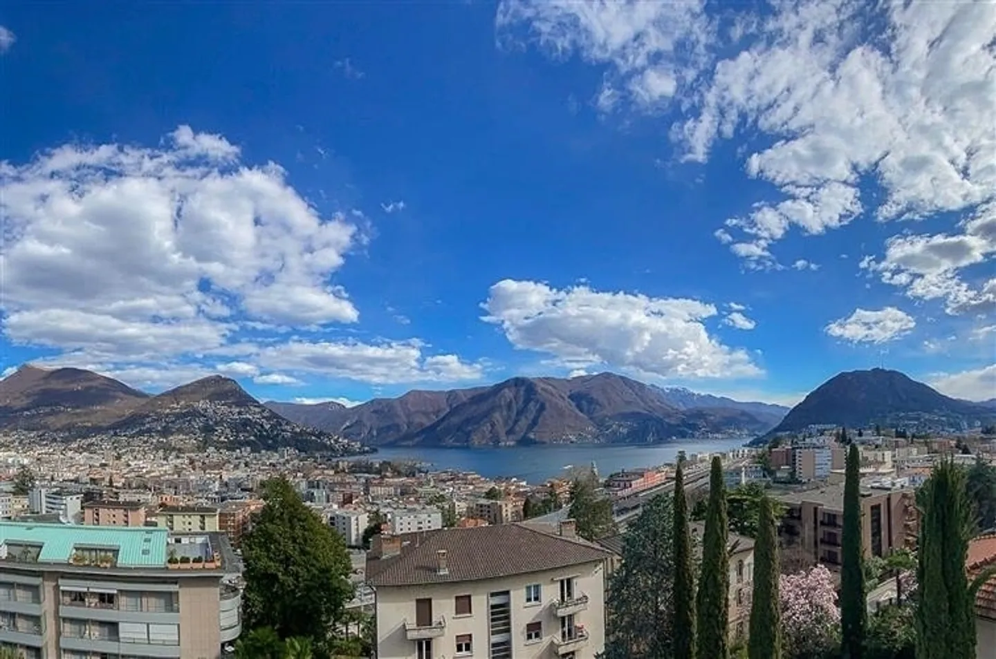 «2.5 locali con terrazzo vista lago a Lugano» - Foto 1 di 1