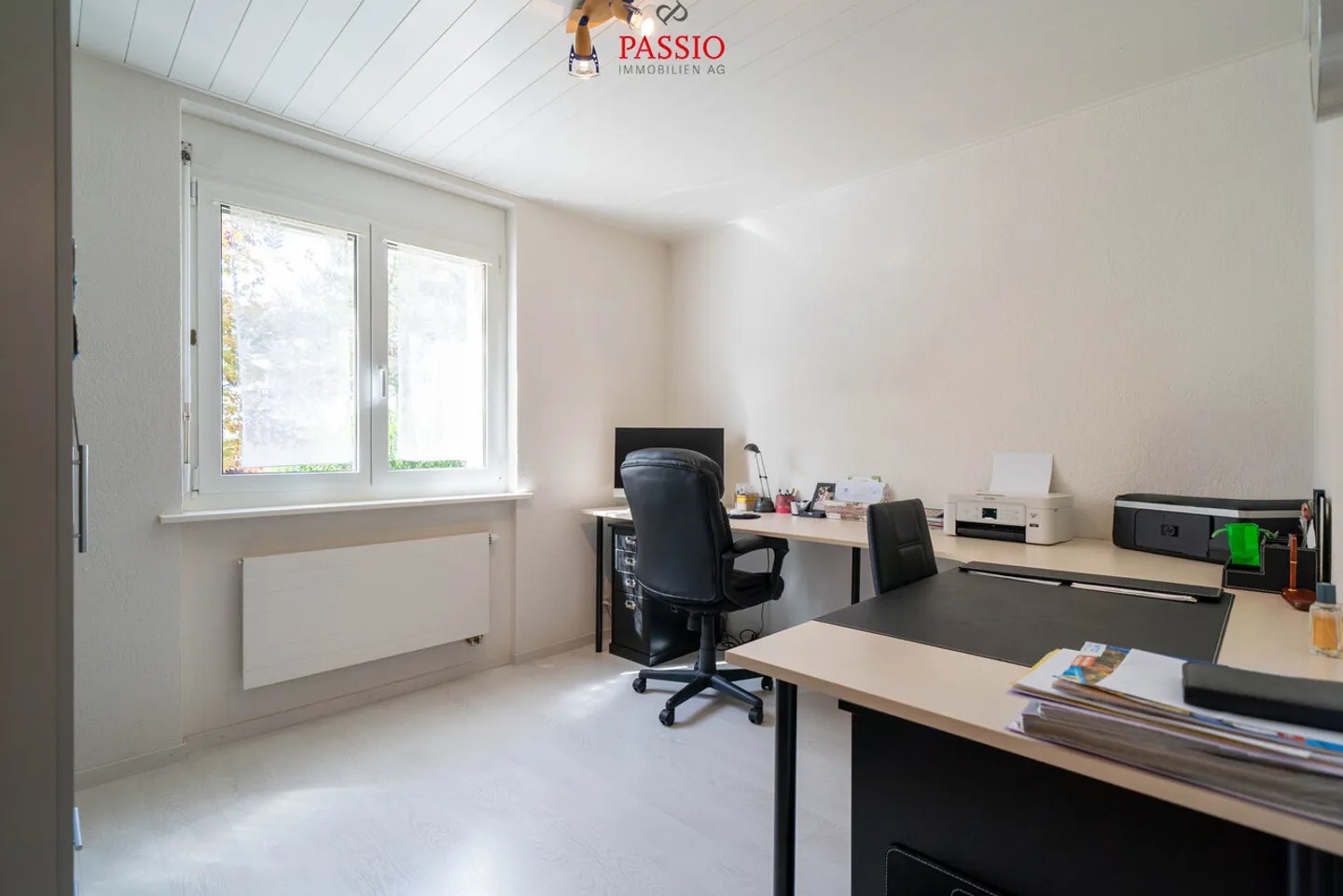 Einfamilienhaus mit 5,5 Zimmern, Swimmingpool und großem Garten - Foto 13 von 37