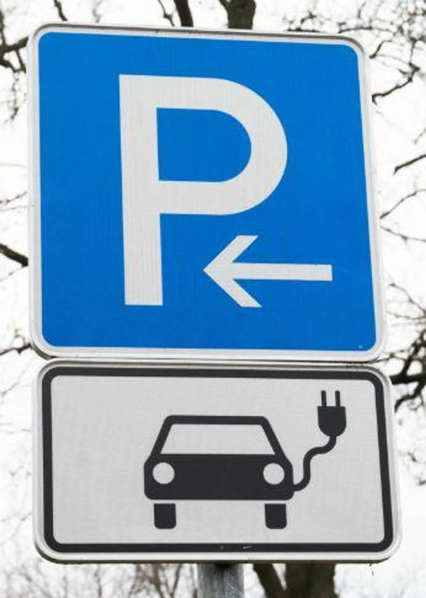 Posti auto centralizzati con opzione di mobilità elettrica - Foto 1 di 2