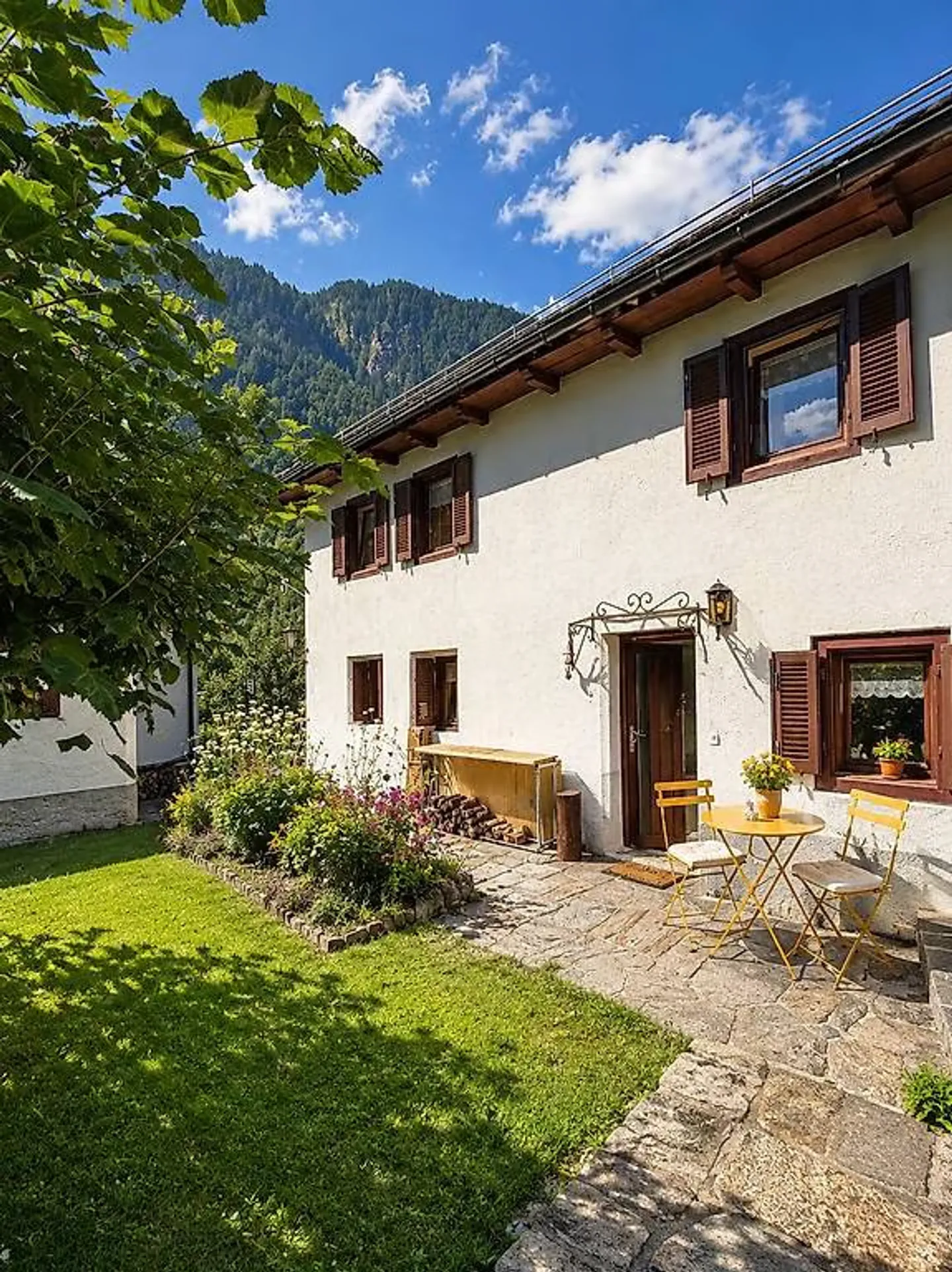 Doppia armonia in Valle Calanca: casa bifamiliare a Rossa! - Foto 2 von 13