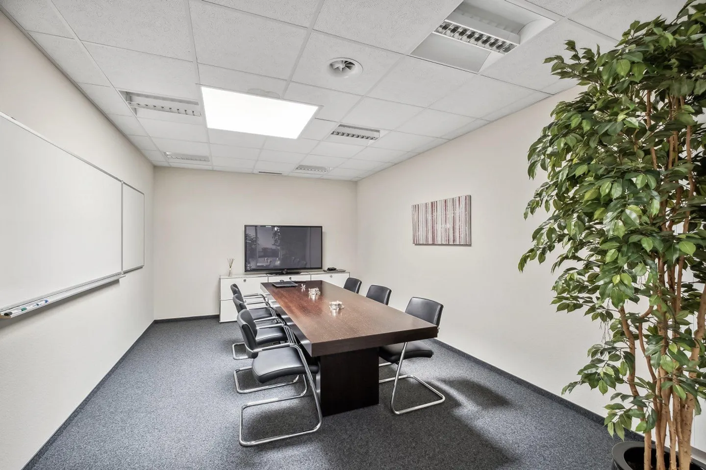 Hochwertig ausgebaute Büroräumlichkeiten - Foto 6 von 8