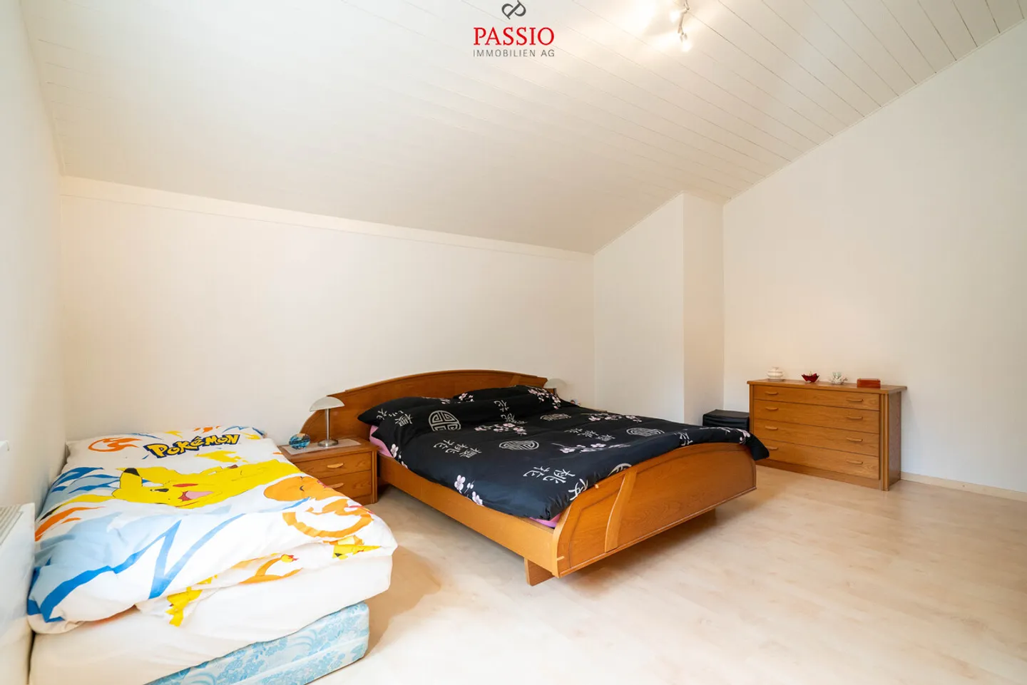Einfamilienhaus mit 5,5 Zimmern, Swimmingpool und großem Garten - Foto 23 von 37