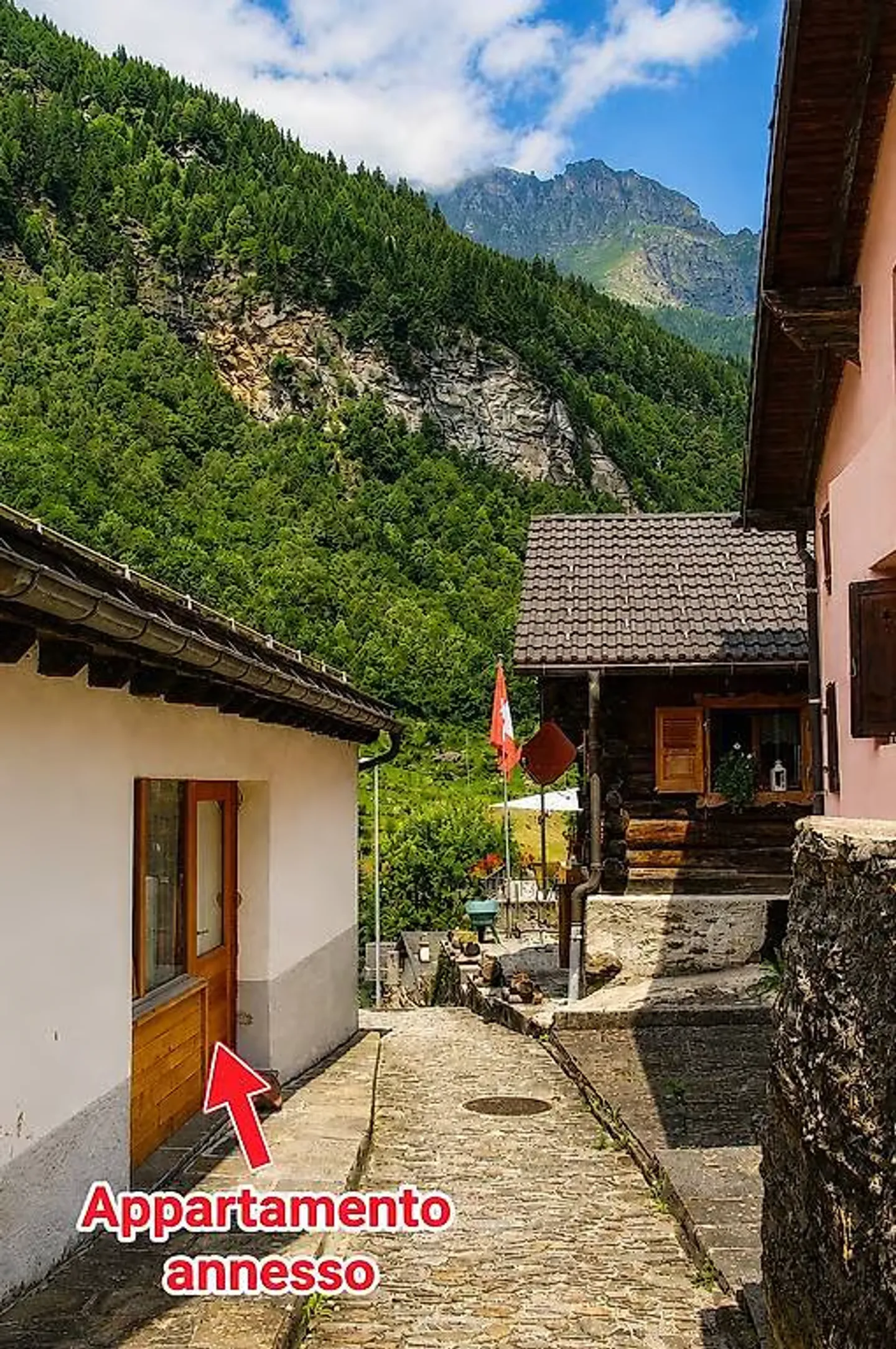 Doppia armonia in Valle Calanca: casa bifamiliare a Rossa! - Foto 9 von 13