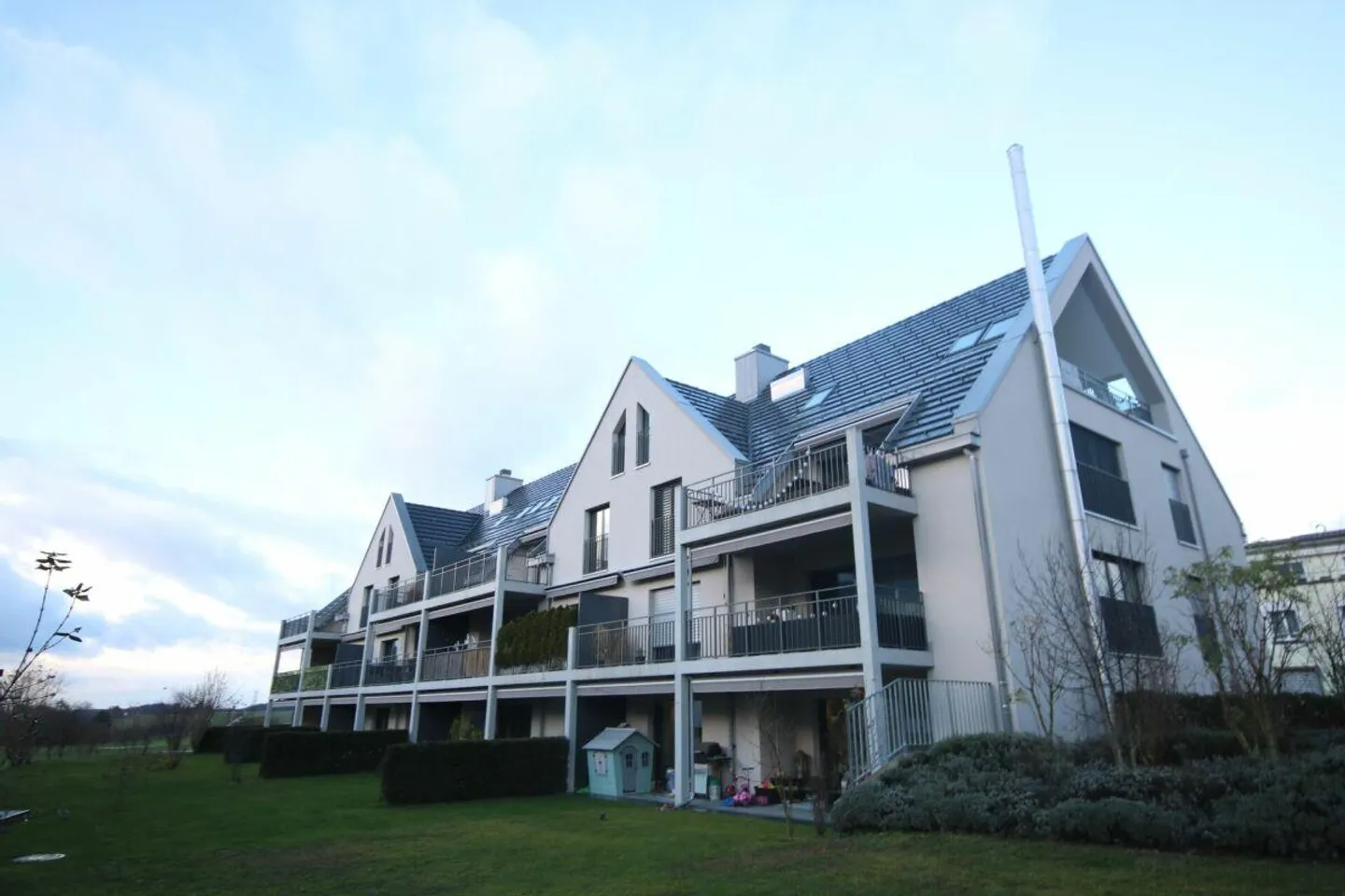 Moderno appartamento di 4 1/2 stanze al piano terra - Foto 1 di 7