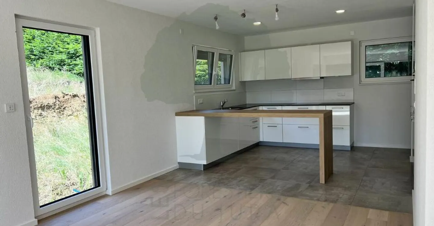 Incantevole casa familiare di 4,5 stanze con bei volumi - Foto 3 di 11