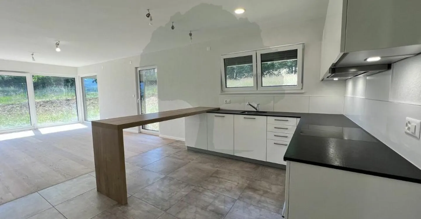 Incantevole casa familiare di 4,5 stanze con bei volumi - Foto 4 di 11