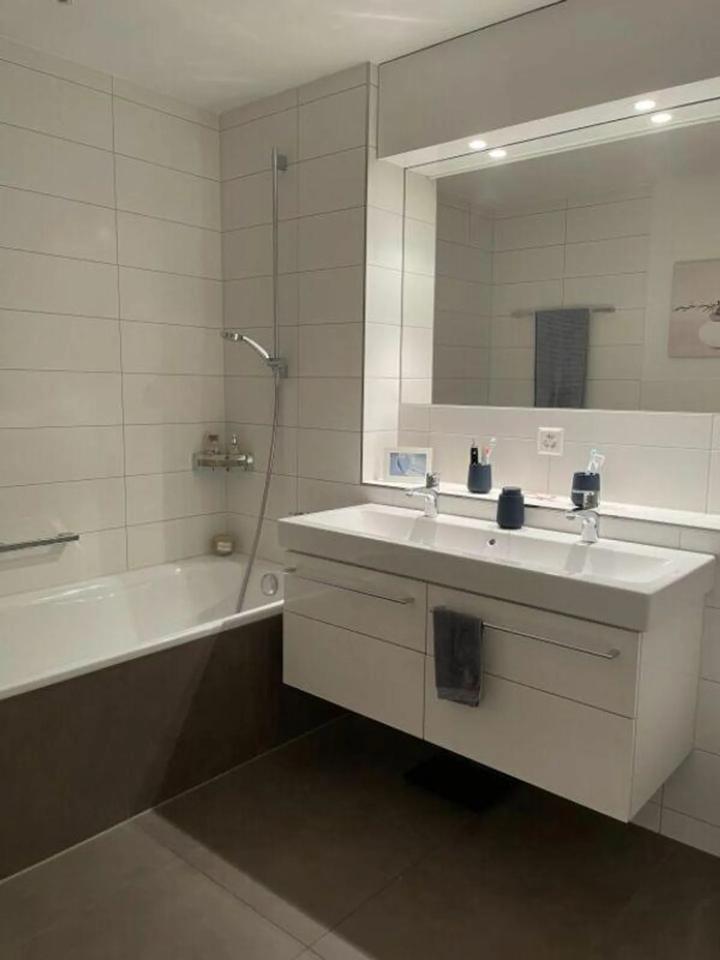 Moderno appartamento di 4 1/2 stanze al piano terra - Foto 5 di 7