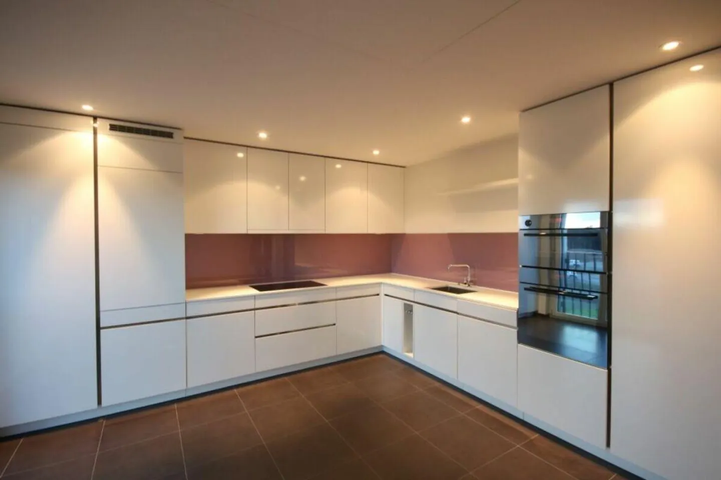 Moderno appartamento di 4 1/2 stanze al piano terra - Foto 2 di 7