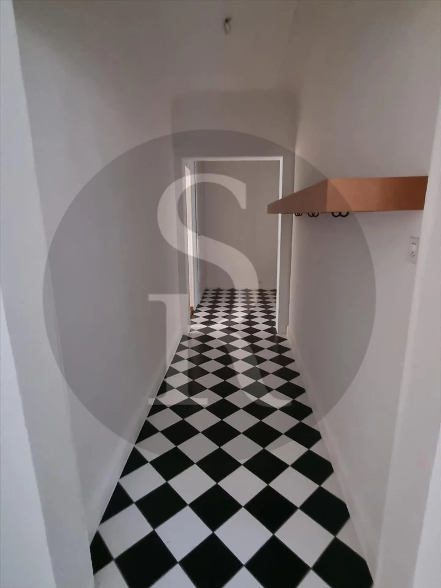 Appartement 7.5 pièces - Photo 2 sur 10