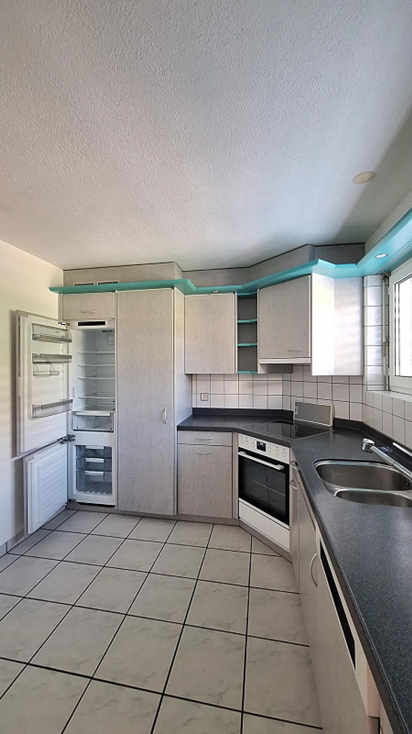 Geräumige Wohnung mit grossem Balkon - Foto 3 von 13