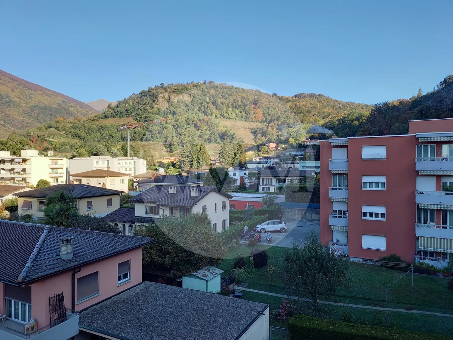 4 CHAMBRES DANS UN SECTEUR STRATÉGIQUE À LAMONE - Photo 1 sur 9
