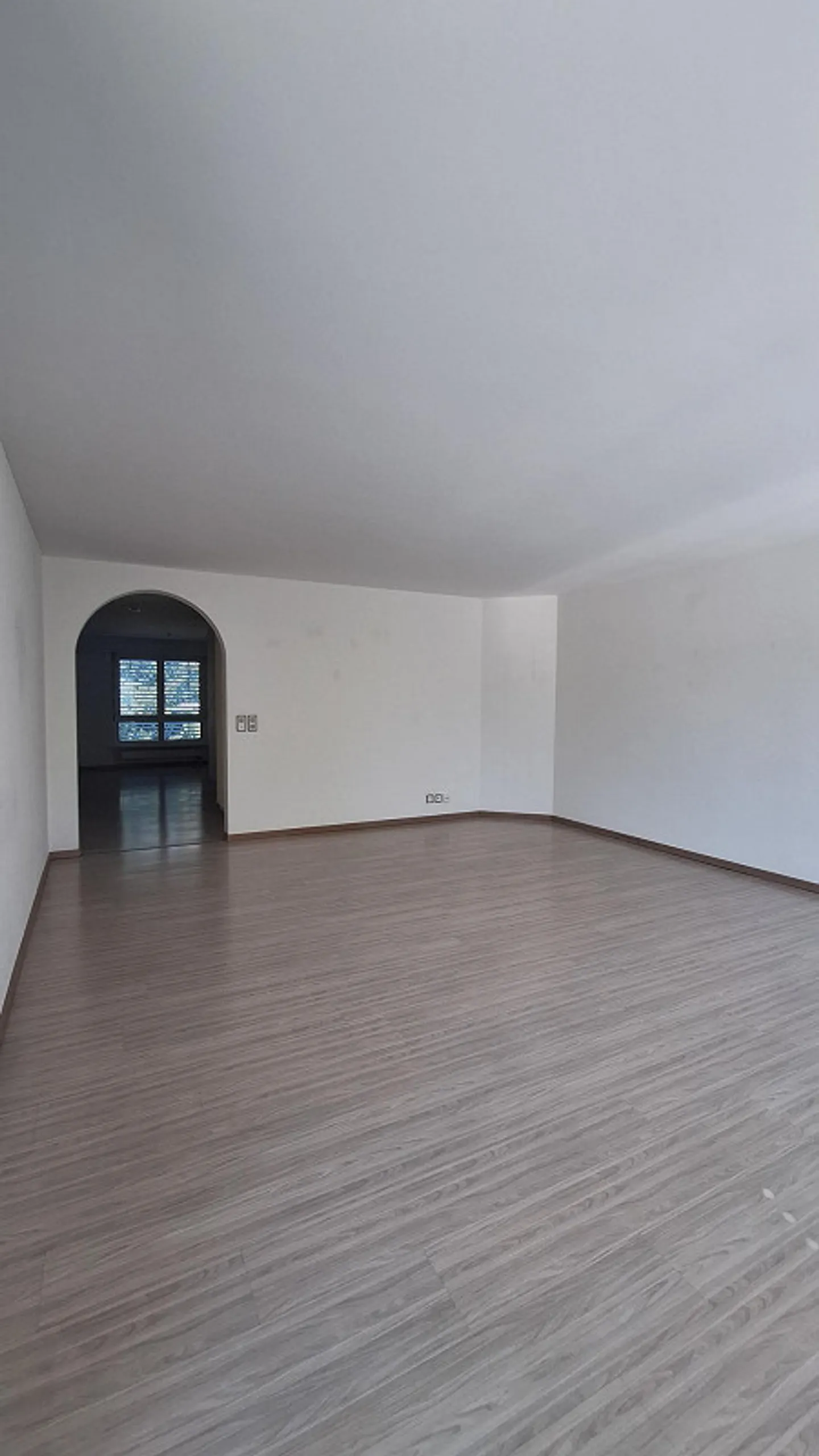 Geräumige Wohnung mit grossem Balkon - Foto 7 von 13