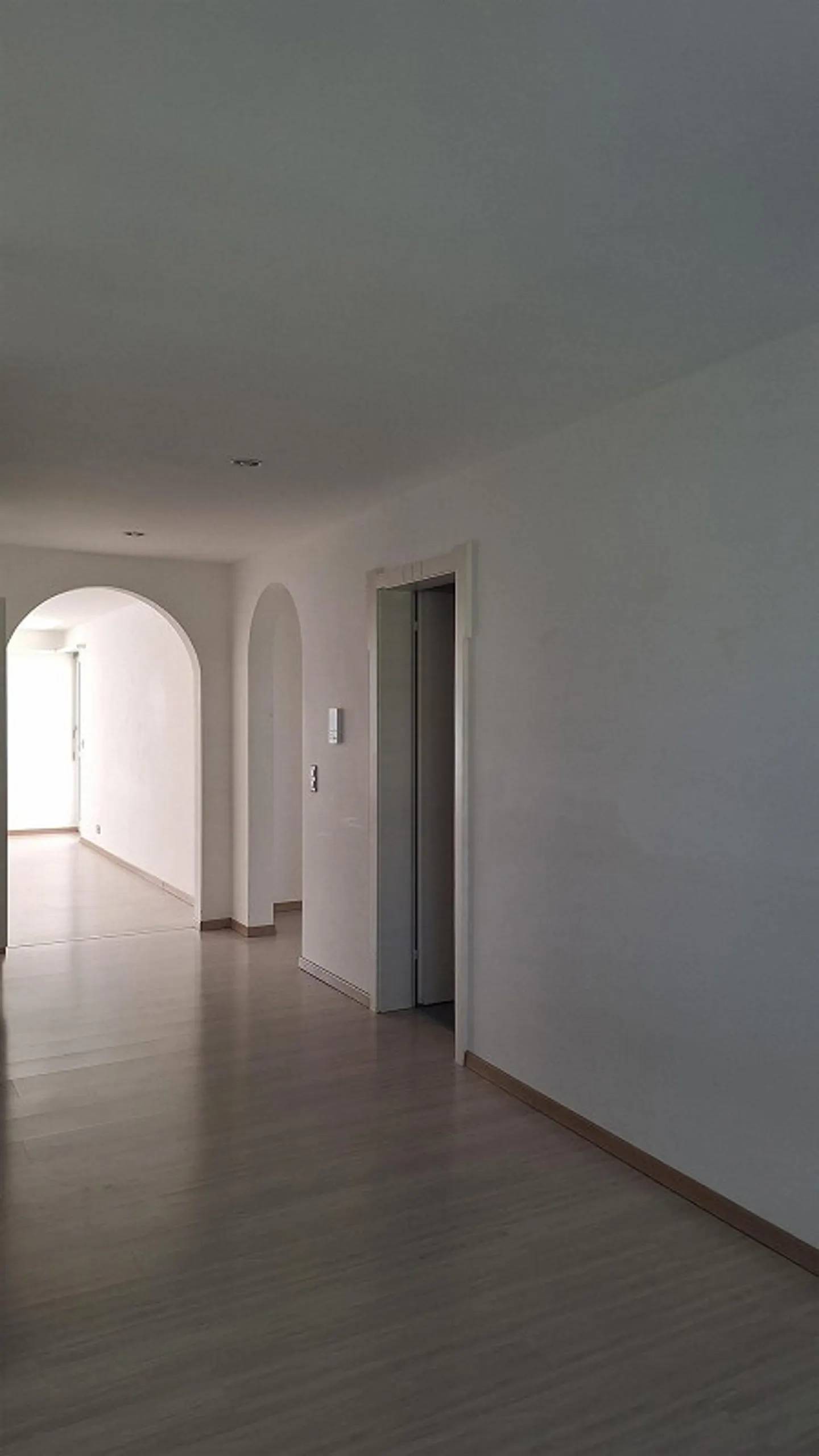 Geräumige Wohnung mit grossem Balkon - Foto 10 von 13