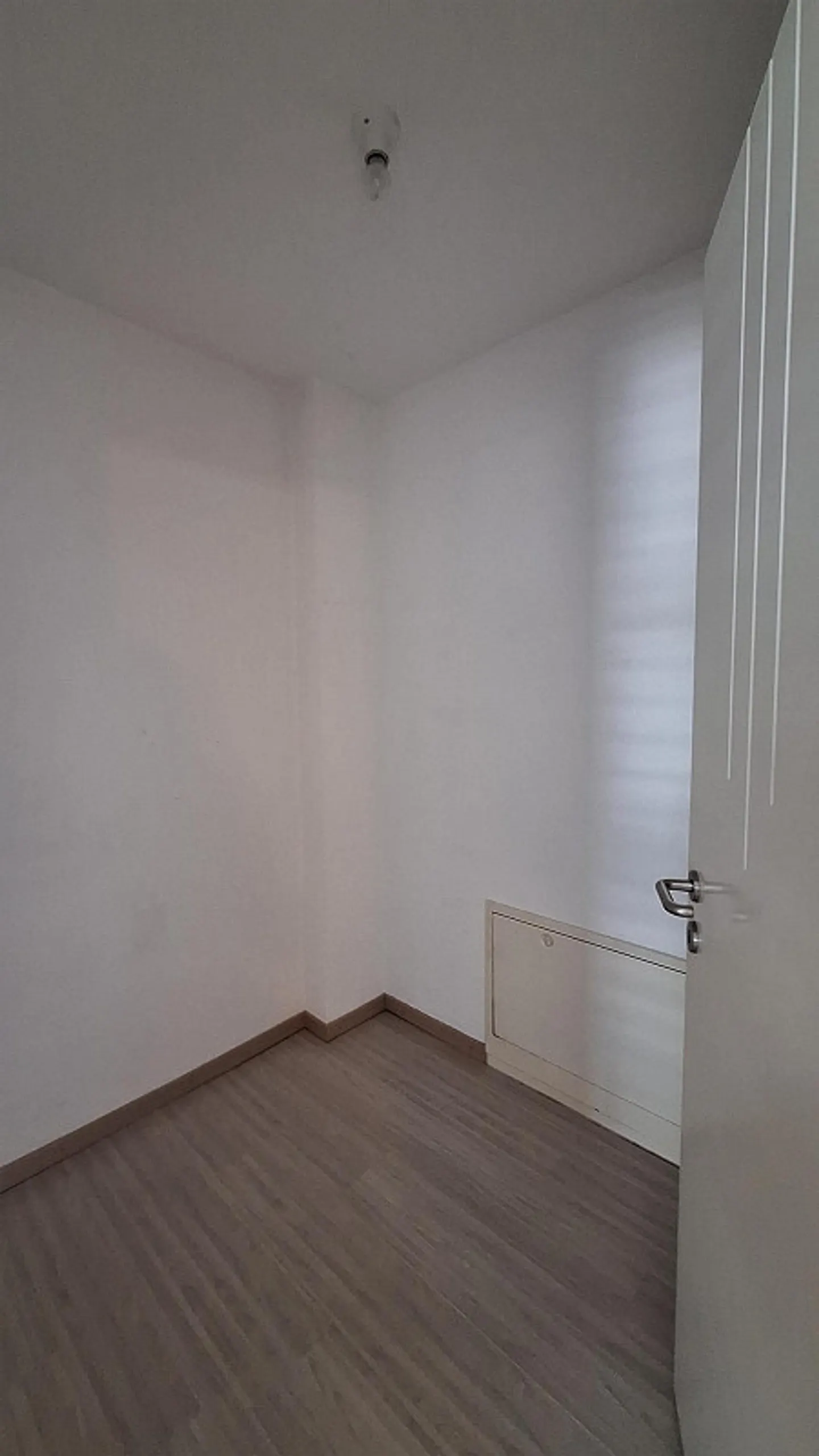 Geräumige Wohnung mit grossem Balkon - Foto 12 von 13