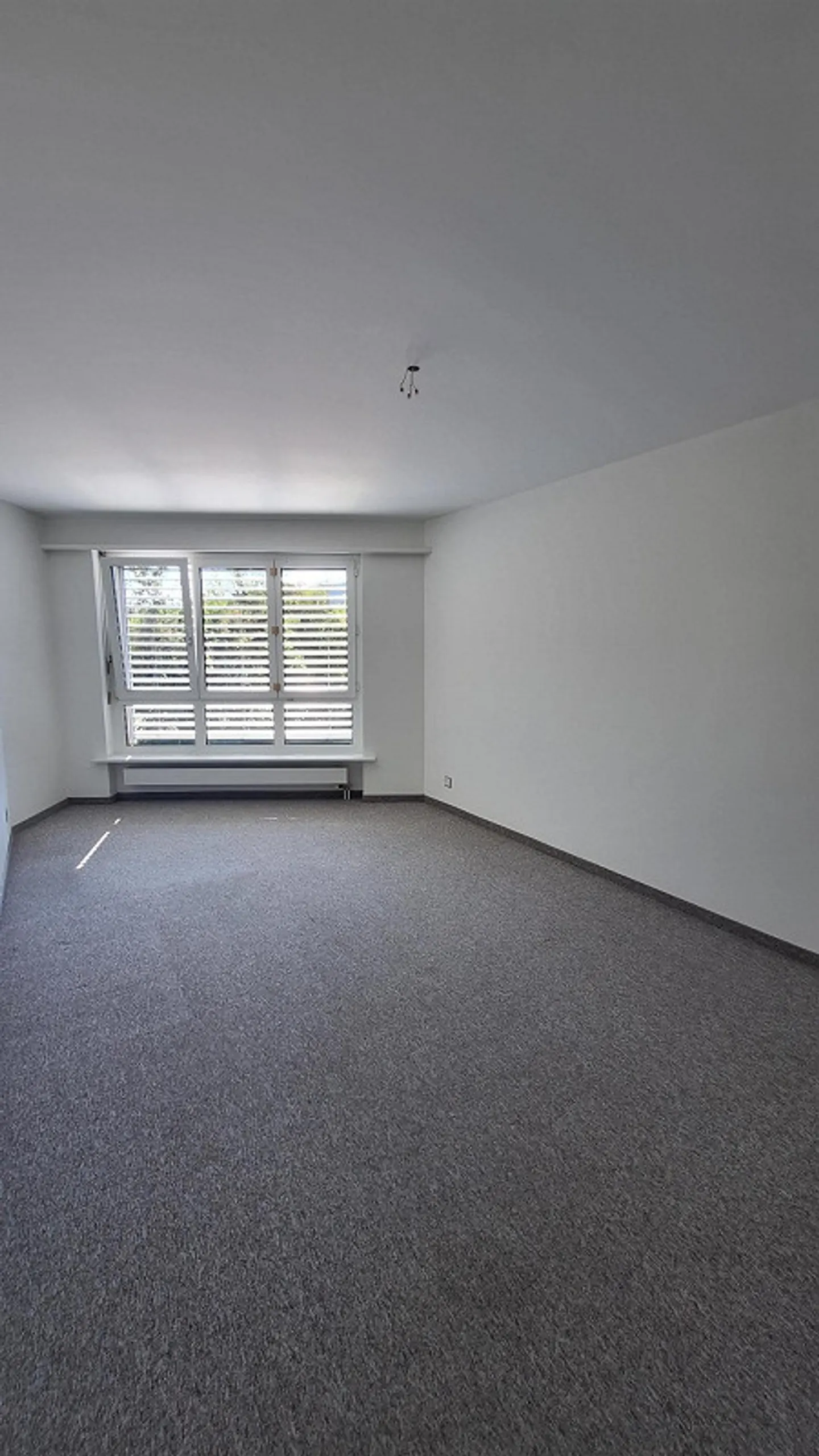 Geräumige Wohnung mit grossem Balkon - Foto 8 von 13