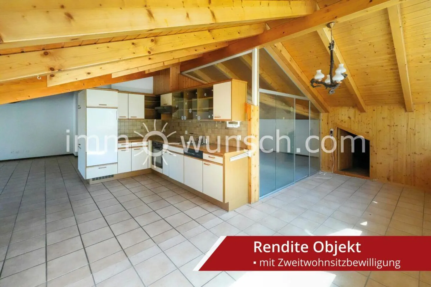 The Opportunity - Charming 2 ½ Room (3 ½ Rooms) Penthouse Apartment with 2nd Residence Permit - Photo 10 of 28