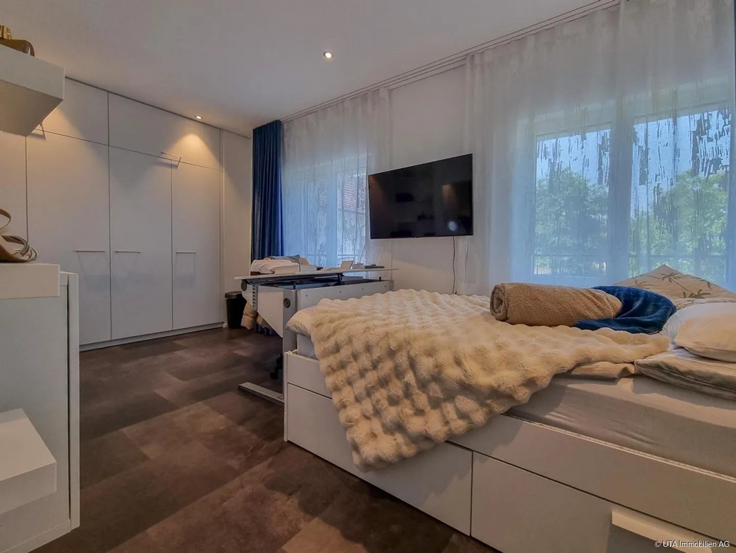 Aussergewöhnliche Maisonettewohnung mit Komfort auf allen Ebenen - Foto 6 von 15