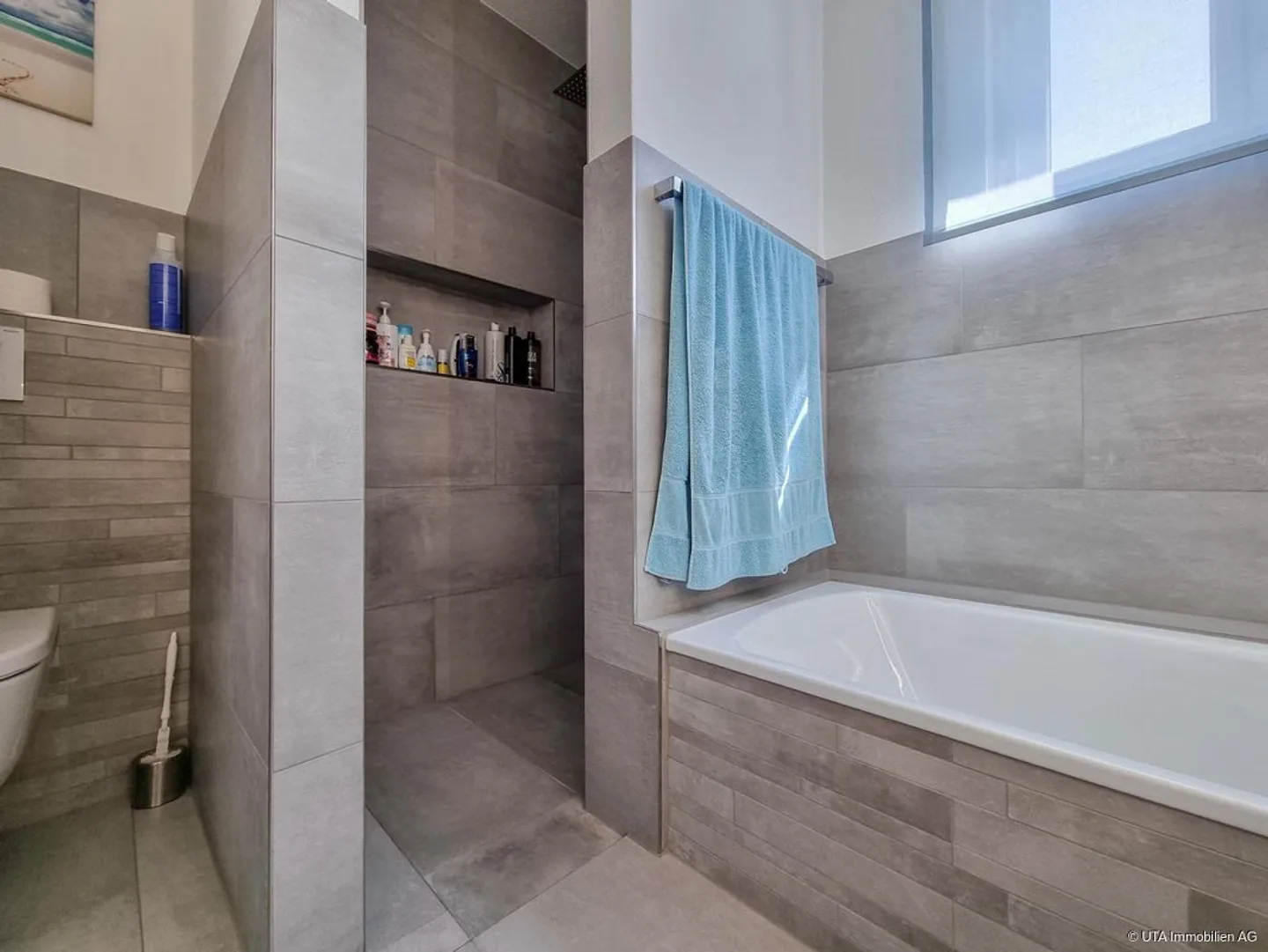 Aussergewöhnliche Maisonettewohnung mit Komfort auf allen Ebenen - Foto 8 von 15